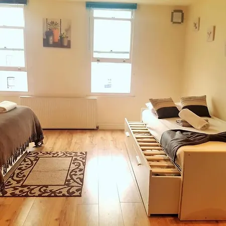 Comfortable Studio Flat Near Central London Exterior photo